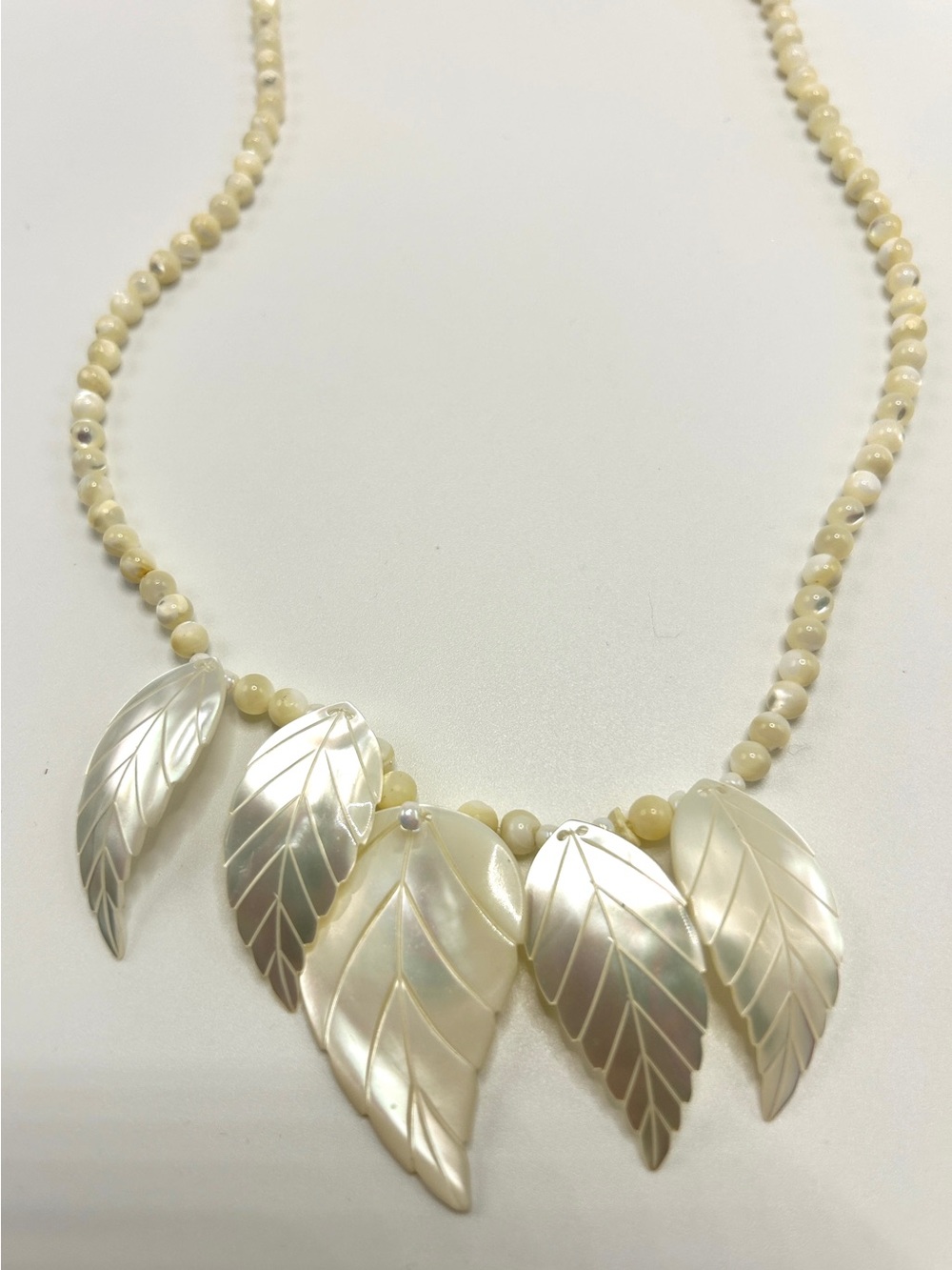 Mother of Pearl Leaf Pendant Necklace - Cream